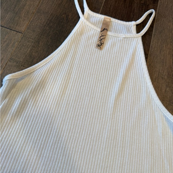 White Ribbed Top - Picture 4 of 6
